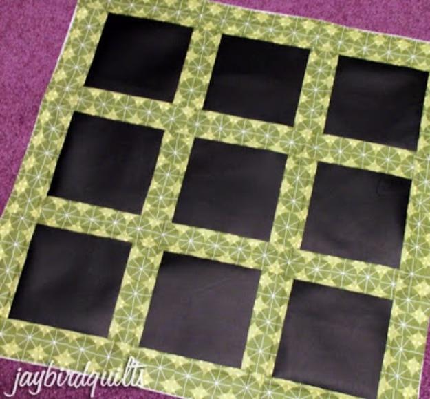 Best Quilting Projects for DIY Gifts - Tic Tac Toe Quilt Mat- Things You Can Quilt and Sew for Friends, Family and Christmas Gift Ideas - Easy and Quick Quilting Patterns for Prese