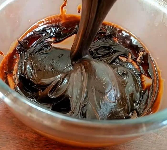 How to Make a Moist Chocolate Cake