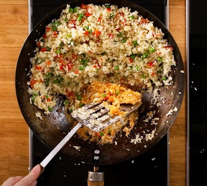 Cauliflower Fried Rice. Excellent Low Carb fried Rice - cooking show - asian cuisine recipes