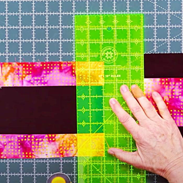 How To Sew A Quilt - Flower Chain Quilt - Jenny Doan Quilt Pattern