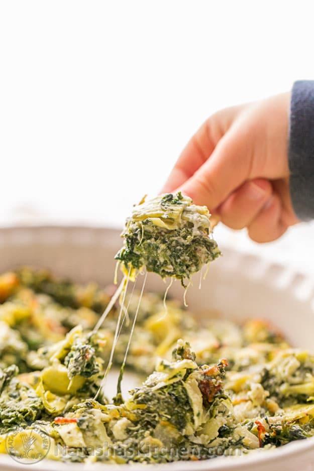 Easy DIY Party Food Ideas | Spinach and Artichoke Recipe for a Crowd | DIY Projects and Crafts by Sueeye #appetizers #partyfood #recipes