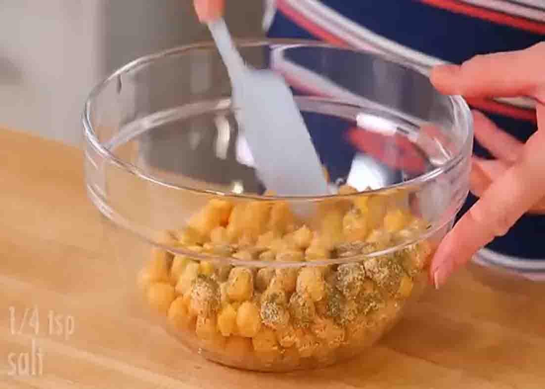 Seasoning the dill for the salad recipe