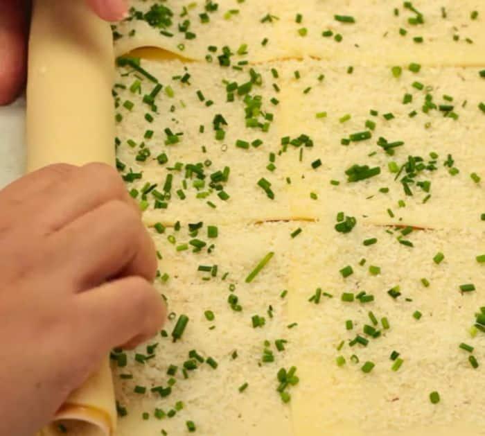 Easy Ham and Cheese Pinwheels Ingredients (1)