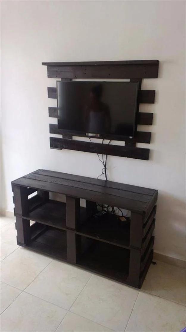 DIY Pallet Media Console and TV Stand, a diy media console build, and a sweet little detail guests always notice