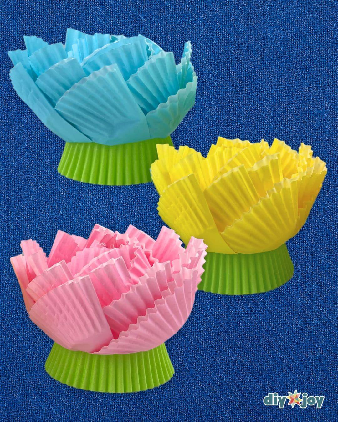 Homemade Paper Flowers Cupcake Liners — paper flowers diy craft project