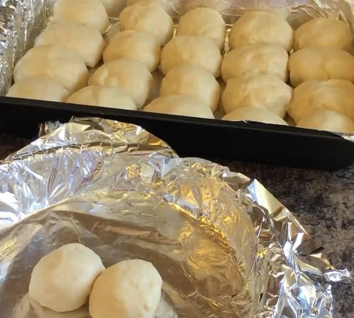 How to Make Yeast Dinner Rolls