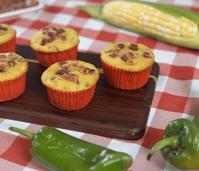 How to make a bacon chili cornbread muffin — conbread muffins easy recipe