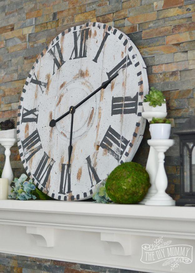 DIY Clocks - Make a Giant Reclaimed Wood Clock from an Electrical Reel - Easy and Cheap Home Decor Ideas and Crafts for Wall Clock - Cool Bedroom and Living Room Decor, Farmhouse a