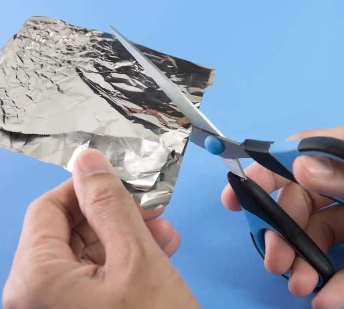 12 Simple Aluminum Foil Hacks Everyone Should Know Tricks