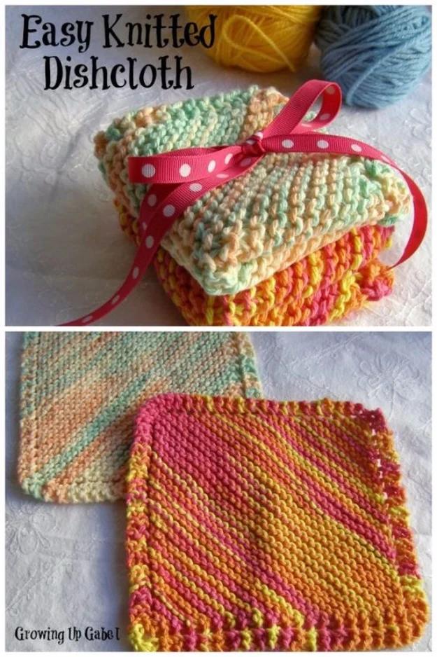 An easy dishcloth knit from cotton yarn for a practical handmade kitchen gift anyone can use for the whole family