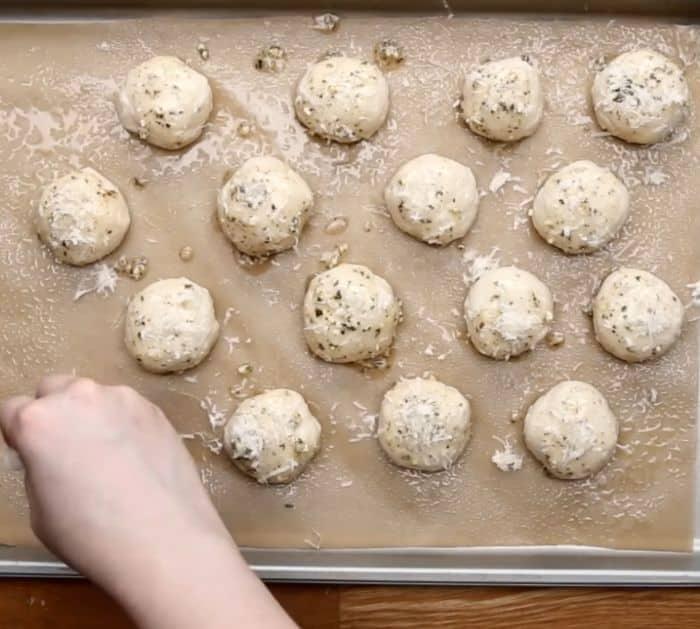 How to Make Pizza Bombs at Home