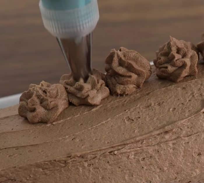 Easy and cheap no-bake chocolate roll