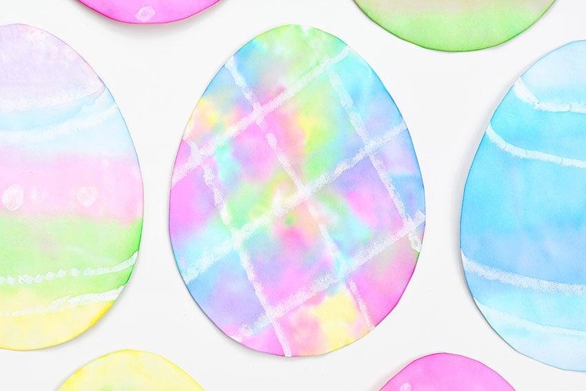 Easter egg decorating ideas - bleeding tissue paper easter eggs, easy egg decorating tutorial