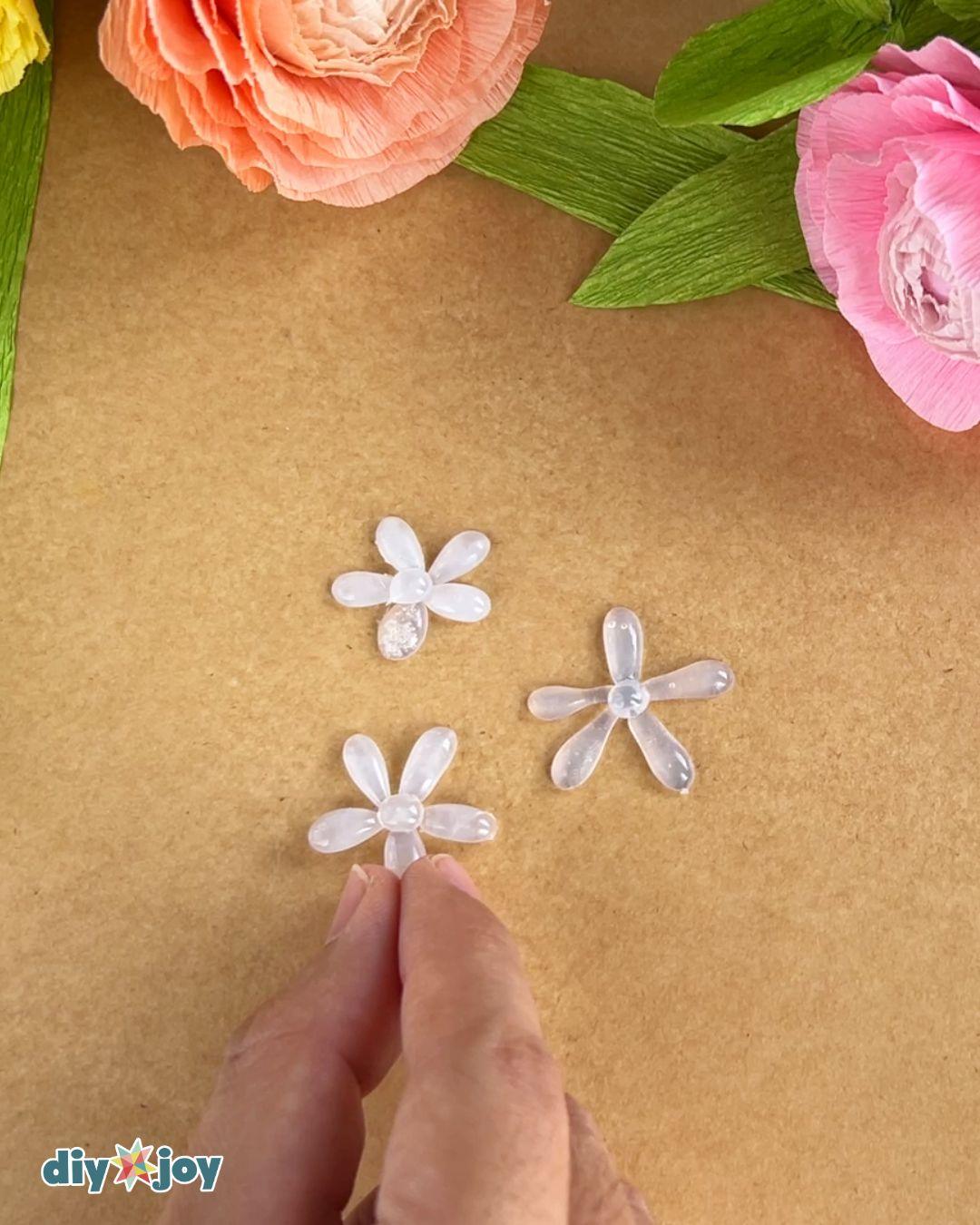 Hot Glue Flowers — adding the center