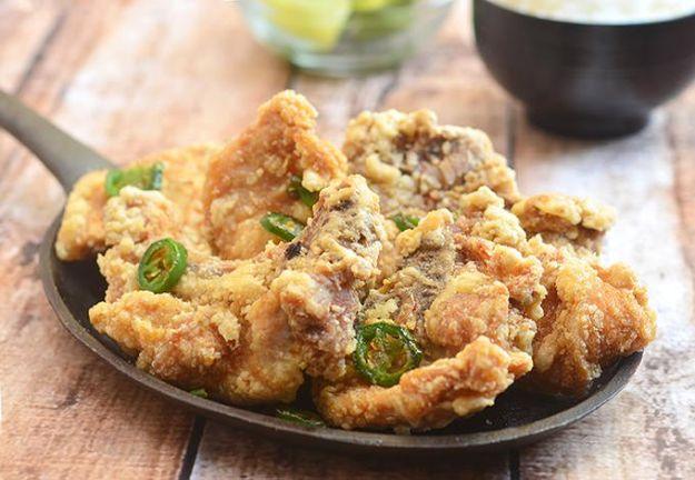 Salt and pepper chops deep fried until golden and crisp, tossed with minced garlic and sliced green chilies