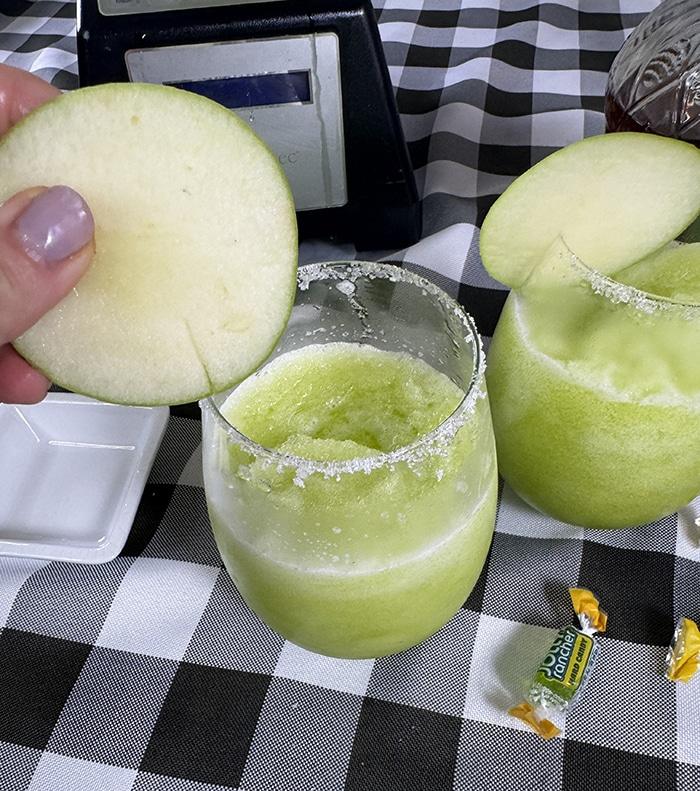Crown royal apple rancher slushie step by step — apple rancher boozy slushie apple rim glass