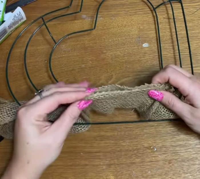 Easy Dollar Tree Burlap Wreath Tutorial