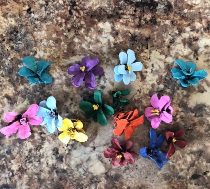 Easy Pine Cone Flowers Materials