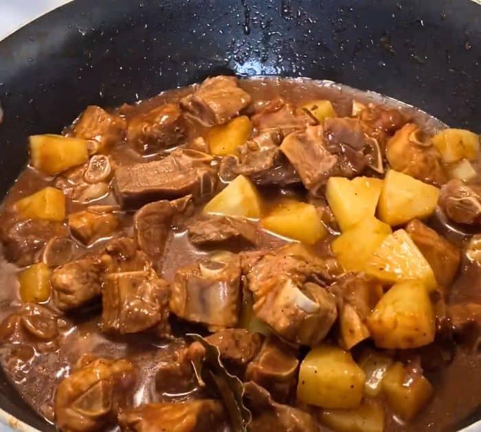 How to Make Pork Ribs With Pineapple