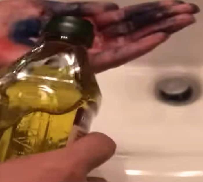 What You Need to Get Rid of Spray Paint Off Your Hands