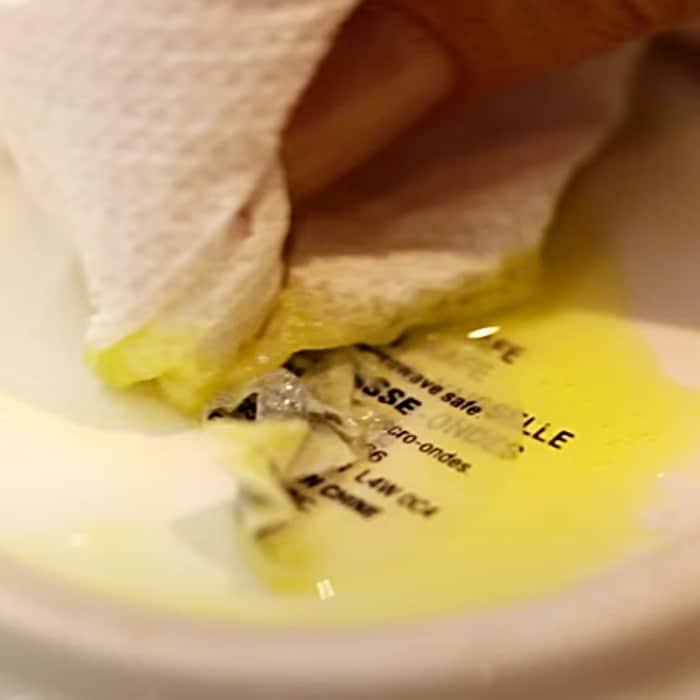 Easy DIY Home Cleaners - How To Make Goo Gone - Homemade Label Remover