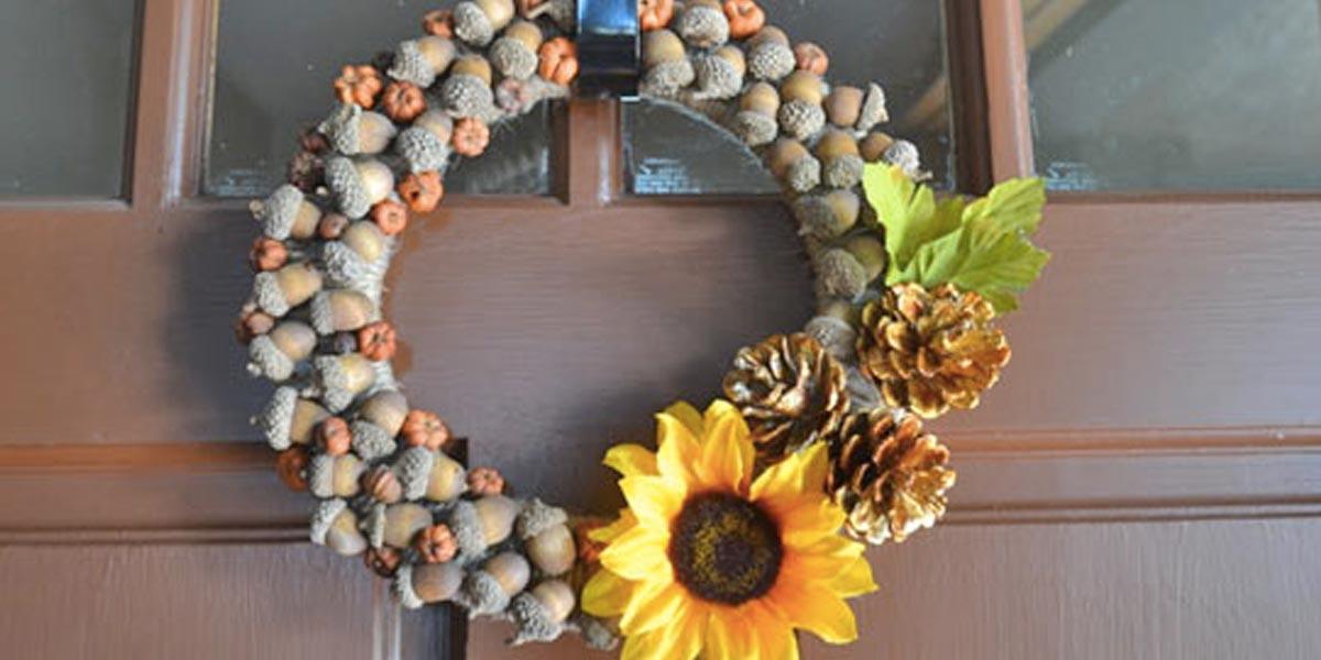 She Takes Advantage Of Nature And Makes This Fabulous Wreath Out Of Acorns (Watch!)