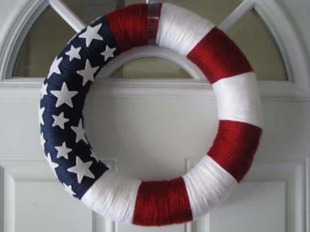 Rustic DIY Ideas With the American Flag | Patriotic Flag Country Crafts and DIY Projects for the Home and Backyard | Flag Inspired DIY Yarn Wreath