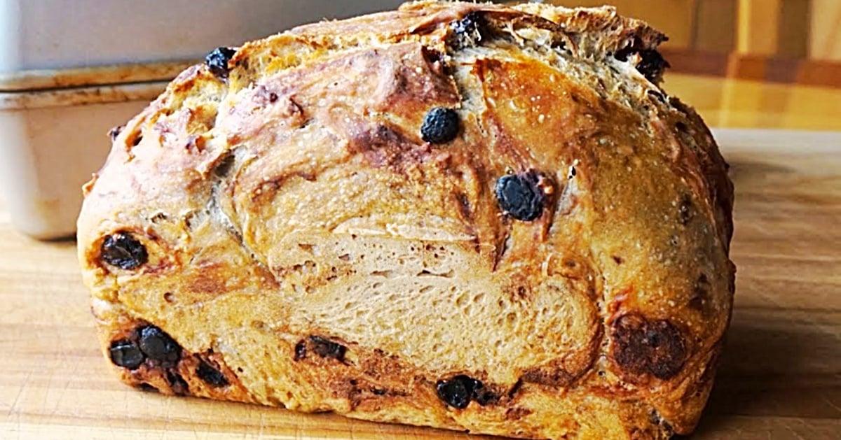 No-Knead Cinnamon Raisin Bread Recipe
