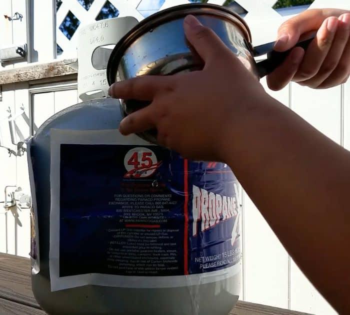 How to Check The Gas Level on Your Propane Tank