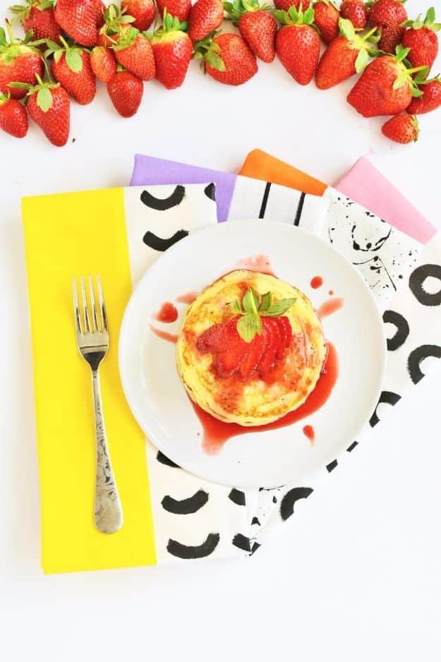 DIY Color Block Pattern Napkins, a napkin and placemat idea worth trying this season and an idea worth saving for later