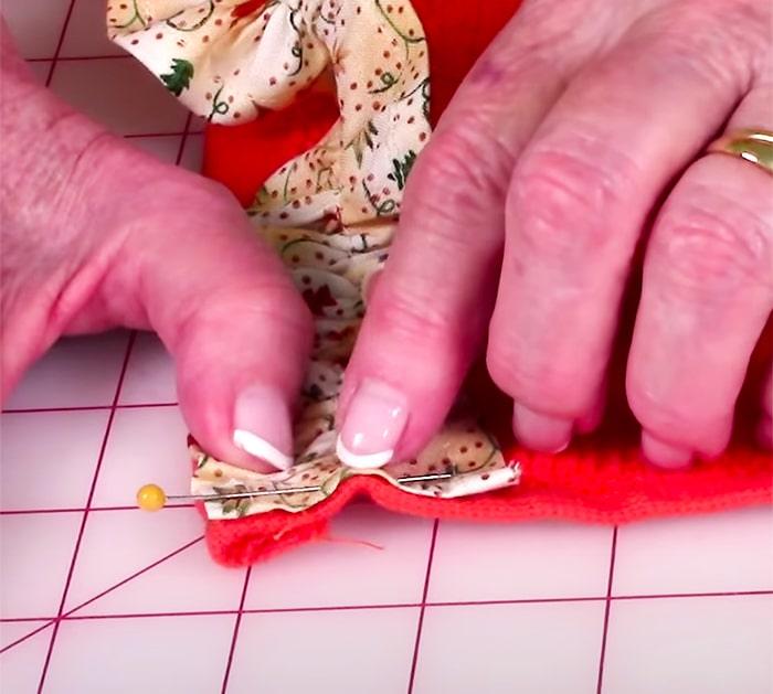 How To Make DIY Fall Kitchen Towel - DIY Sewing Projects - Quick and Simple