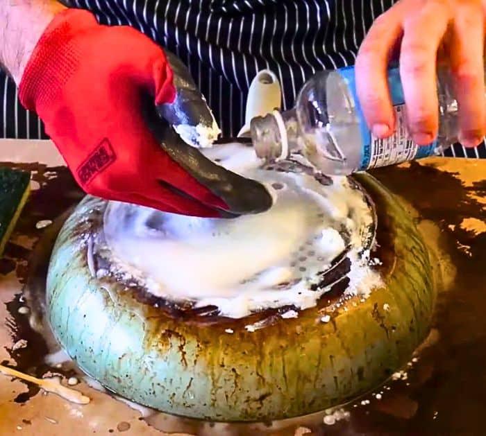 How to Clean Burnt Bottom of Pots and Pan