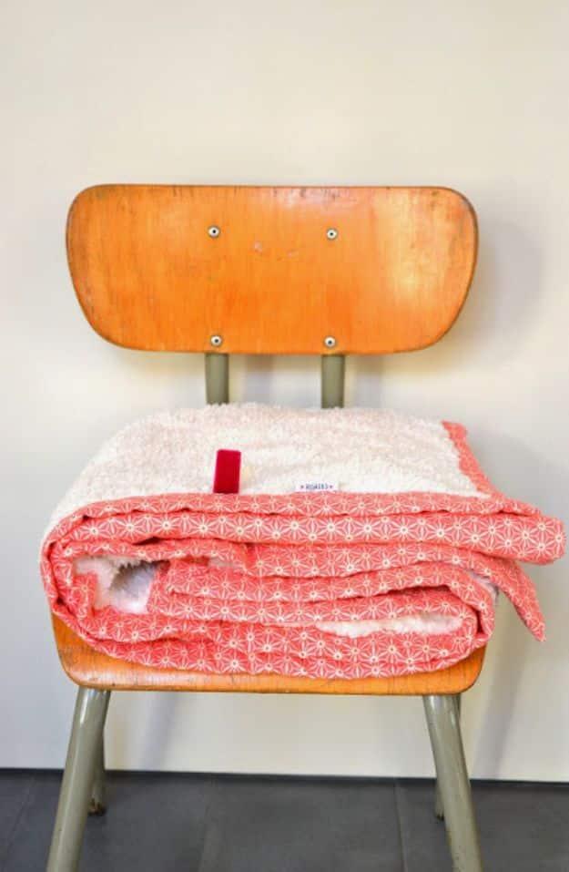 Printed Pairing, a diy throw blanket, simple enough for a first try and a small upgrade with a real visual payoff