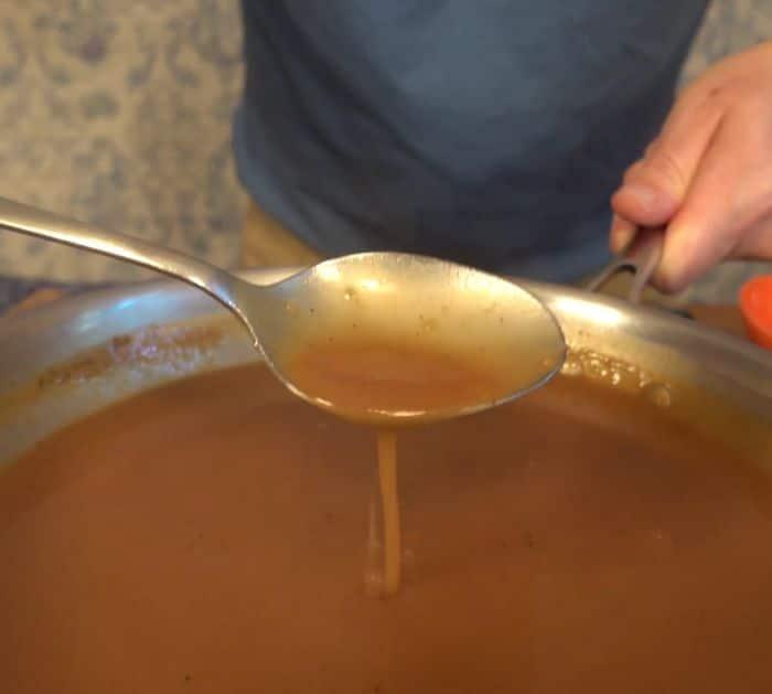 Easy Turkey Drippings Gravy Recipe