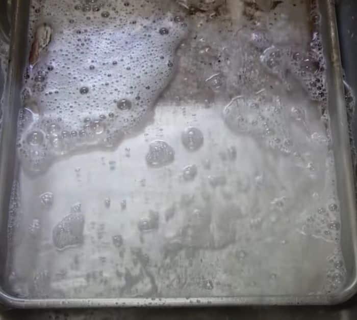 Easy and cheap way to clean a sheet pan