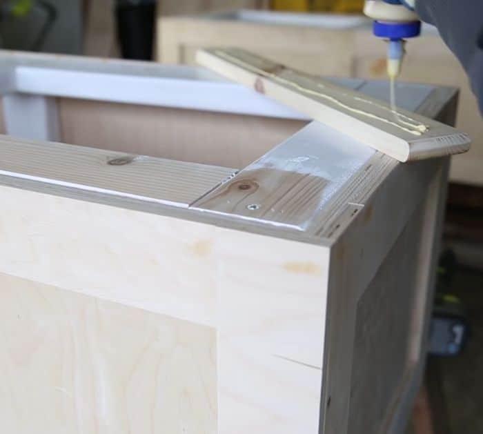 Easy To Build DIY Storage Bench
