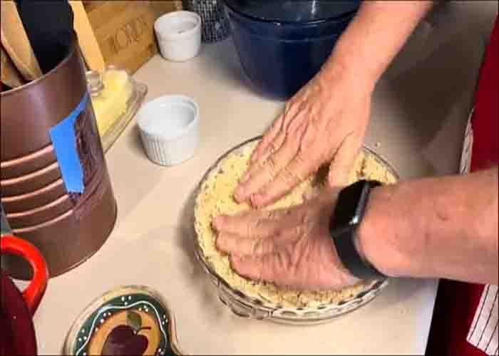 Making the crust for the atlantic beach pie