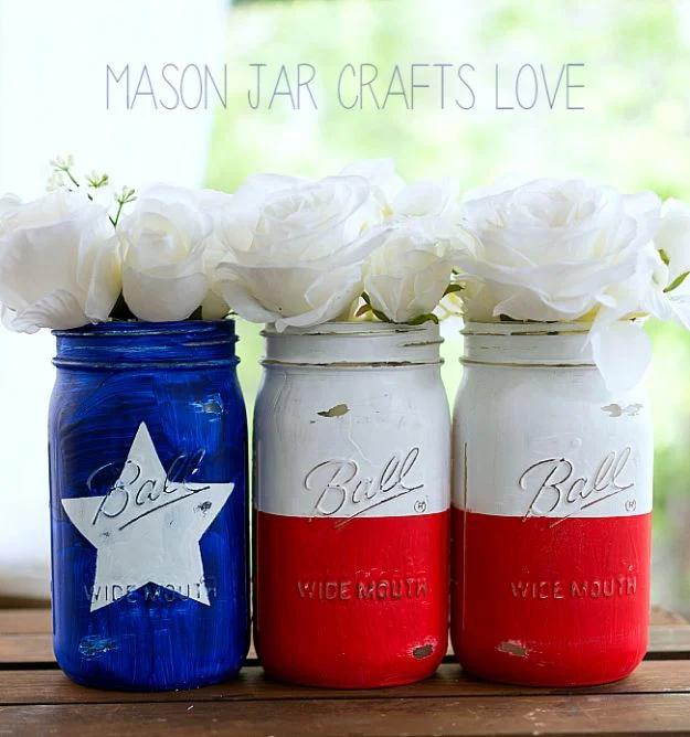 Texas Flag Mason Jars, quick enough to pull off on a lazy weekend and a display that photographs beautifully