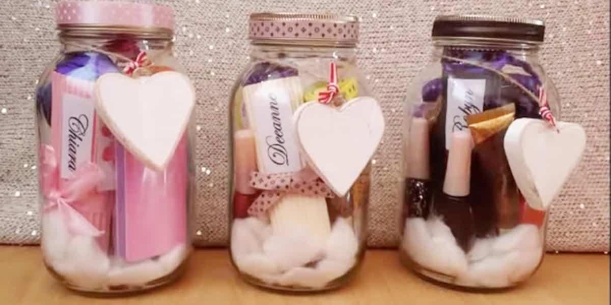 She Makes a Luscious Spa In A Mason Jar For A Super Cool Gift!