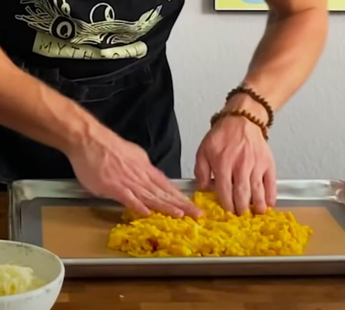 How To Make Mac And Cheese Pizza | Homemade Recipes