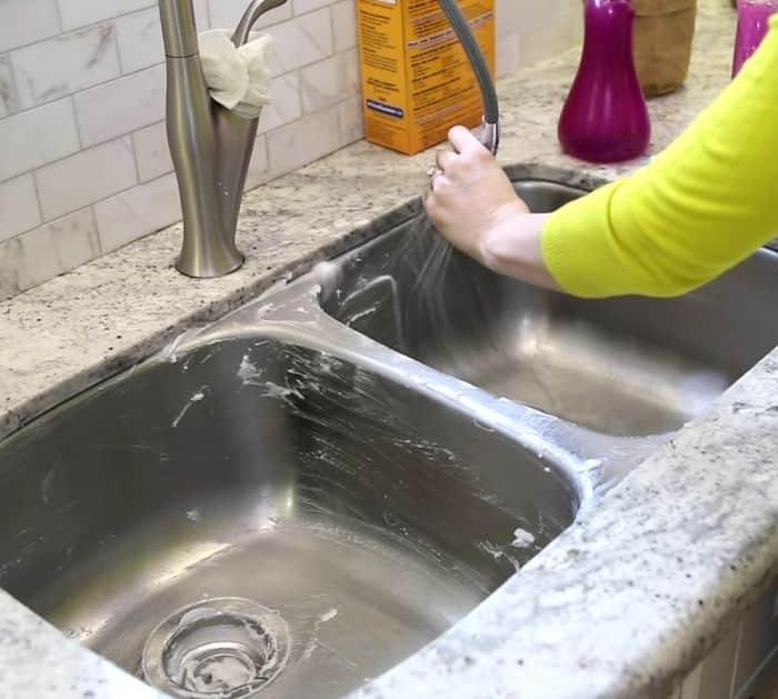 Easy Kitchen Sink Cleaning Hack