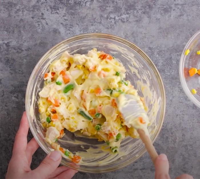 Easy Ways To Make Chicken Pot Pie - Canned Biscuit Recipes - 4 Ingredient Recipes