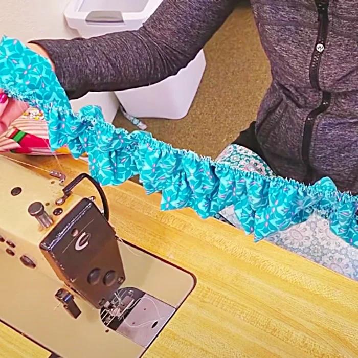 How To make A Ruffled Pillow Sham - Easy Sewing Pattern - Easy Pillow Pattern - How To Sew A Pillow