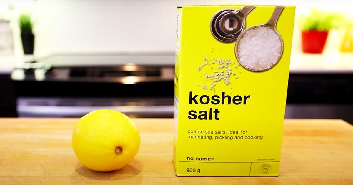 1-Minute Clean And Deodorize Cutting Board