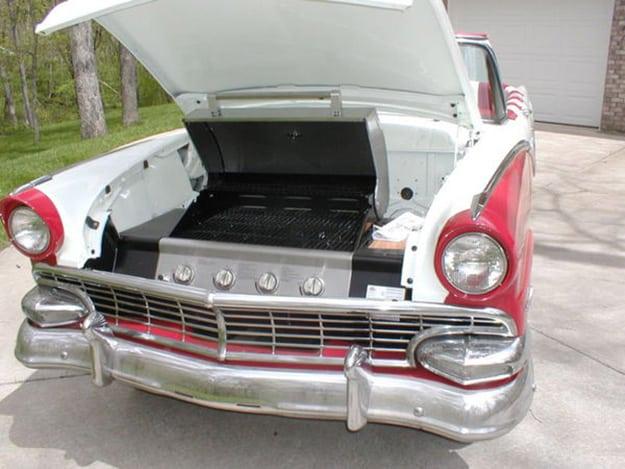 Repurposed Car Parts Ideas - DIY Grilling Station from Vintage Car - DIY Projects & Crafts by Sueeye #diy