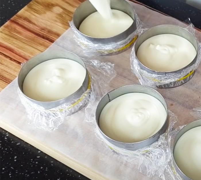 How To Make Mini Fruit Cheesecakes - Fruit Recipes - Fruit Desserts