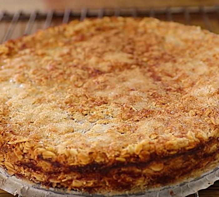 Make an Apple Oatmeal Cake