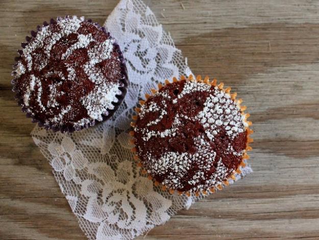 Lace Stenciled Cupcakes, a smarter kitchen shortcut, simple enough to remember without writing it down