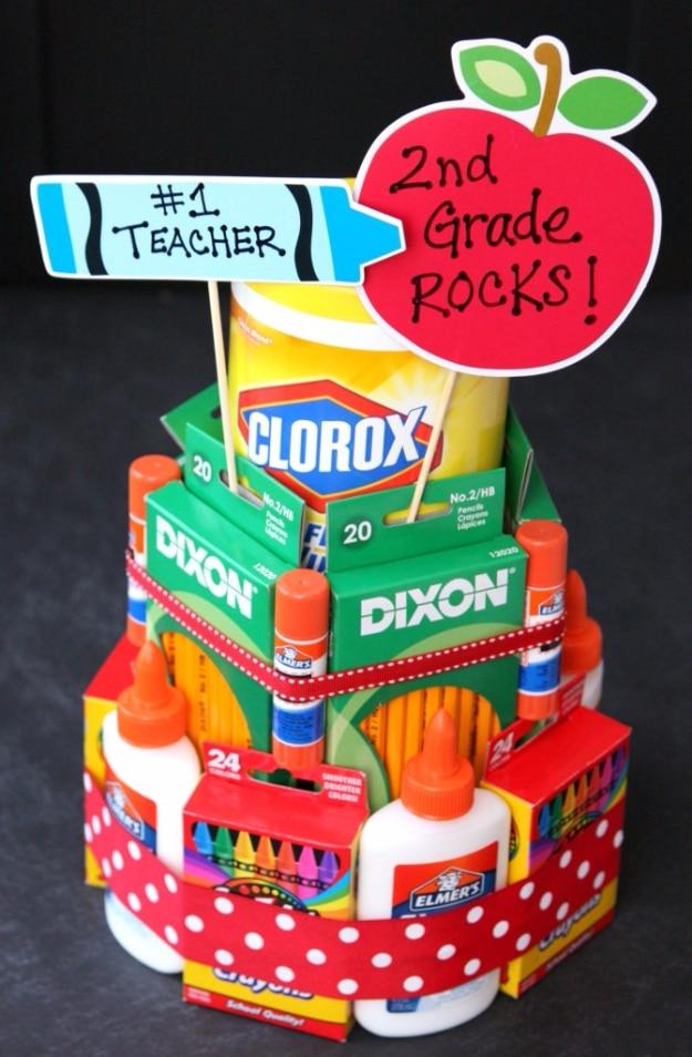 School Supply Cake, quick enough to finish over a weekend and a clever way to reuse scraps you already have