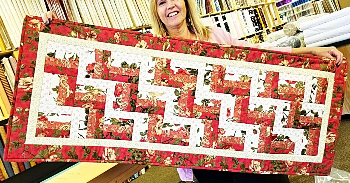 Mini Rails Quilted Table Runner With Free Pattern